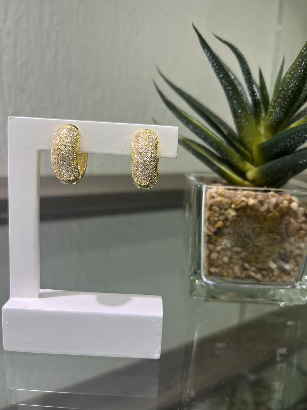 Argola Micros Zircônias Banhado a Ouro 18k