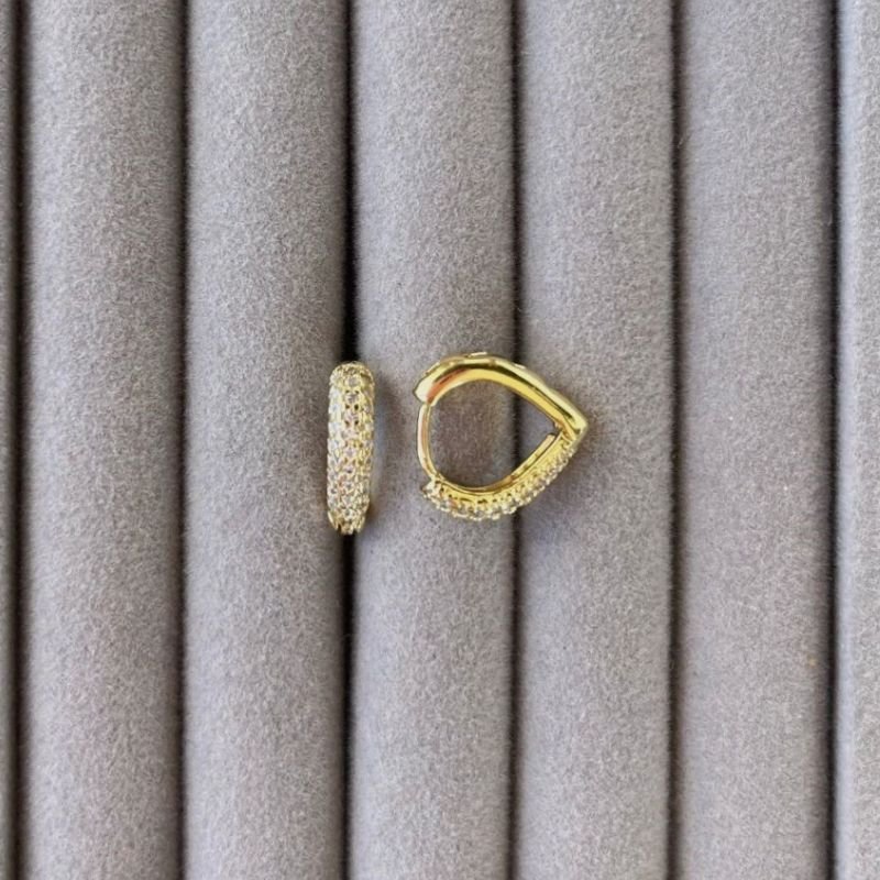 Argola Click Micro Zircônias Banhado a Ouro 18k
