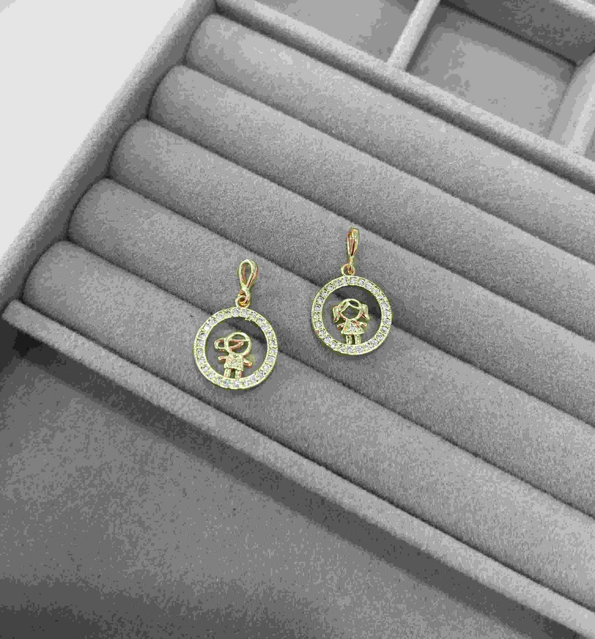 Pingente Menino Banhado a Ouro 18k