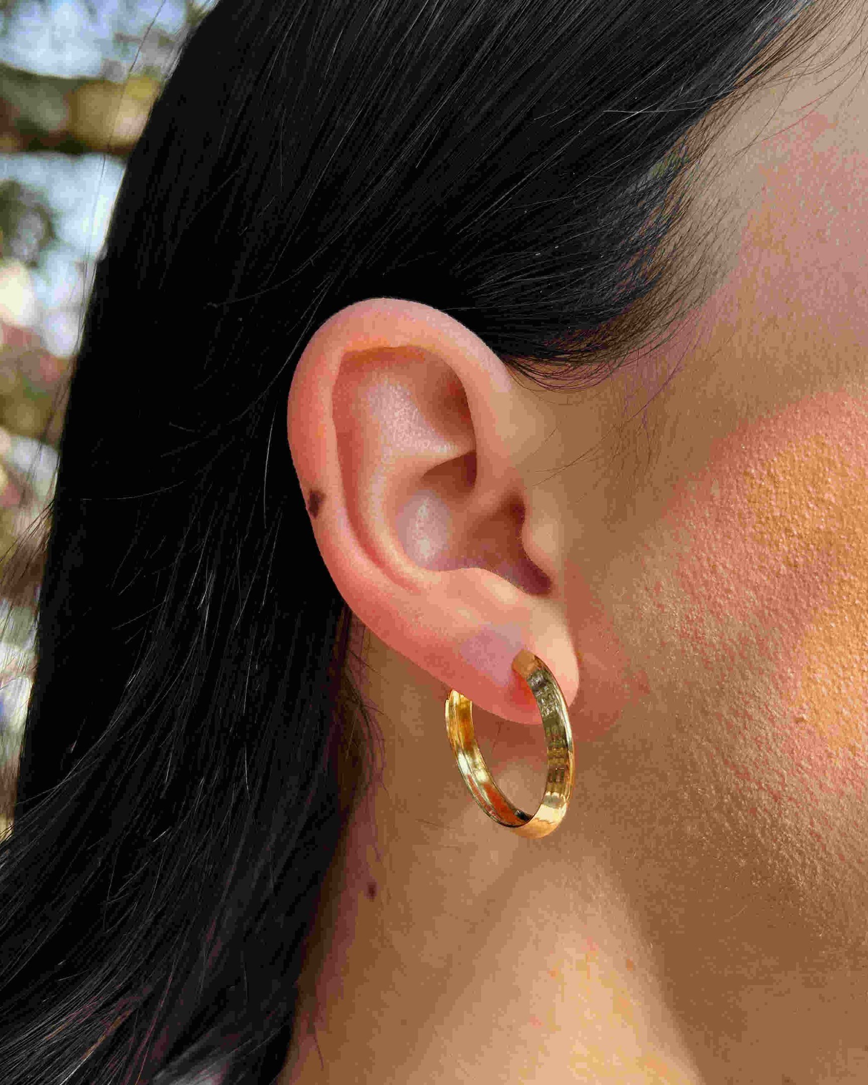 Argola Lisa Banhado a Ouro 18k