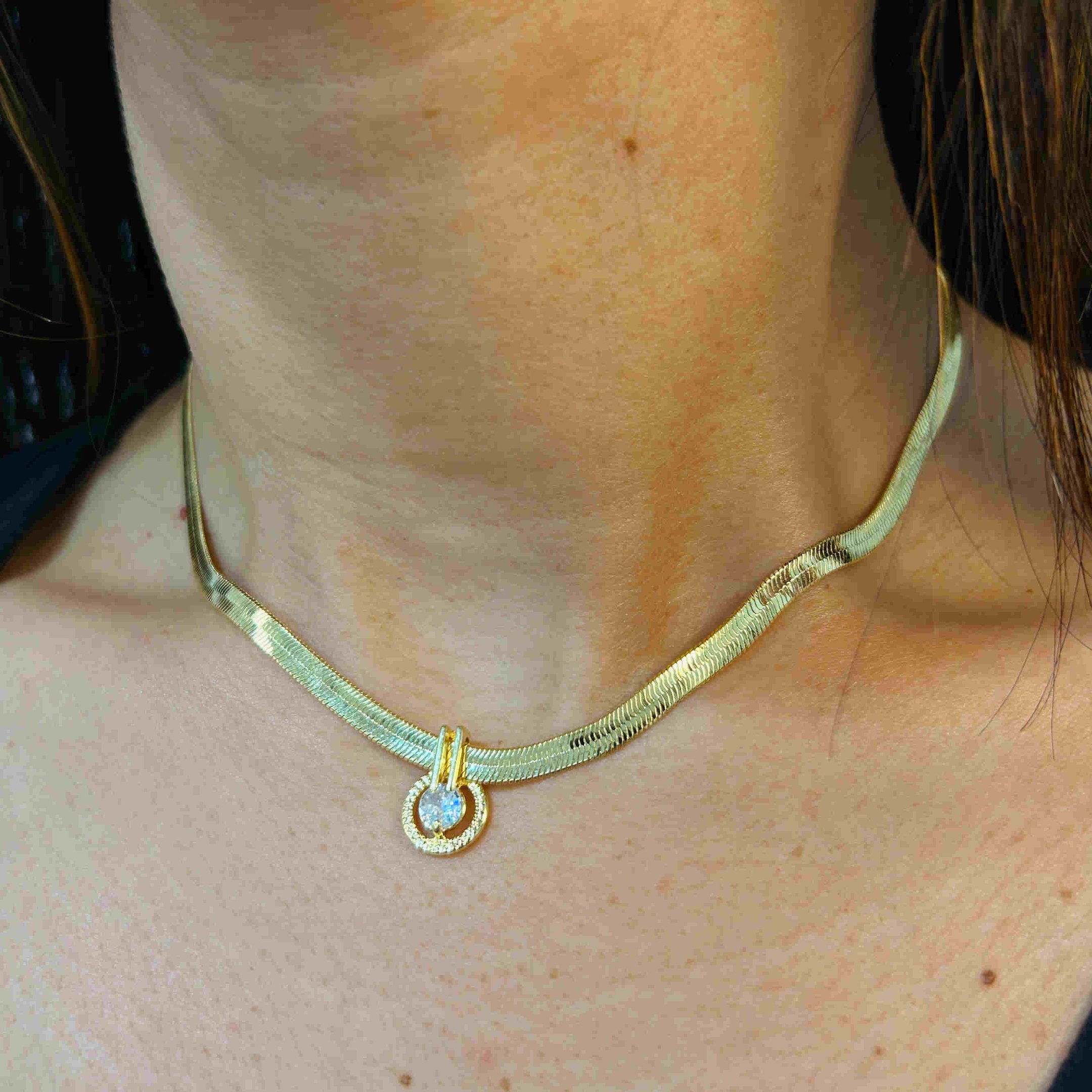 Choker Fita Laminada Zircônia Banhado a Ouro 18k