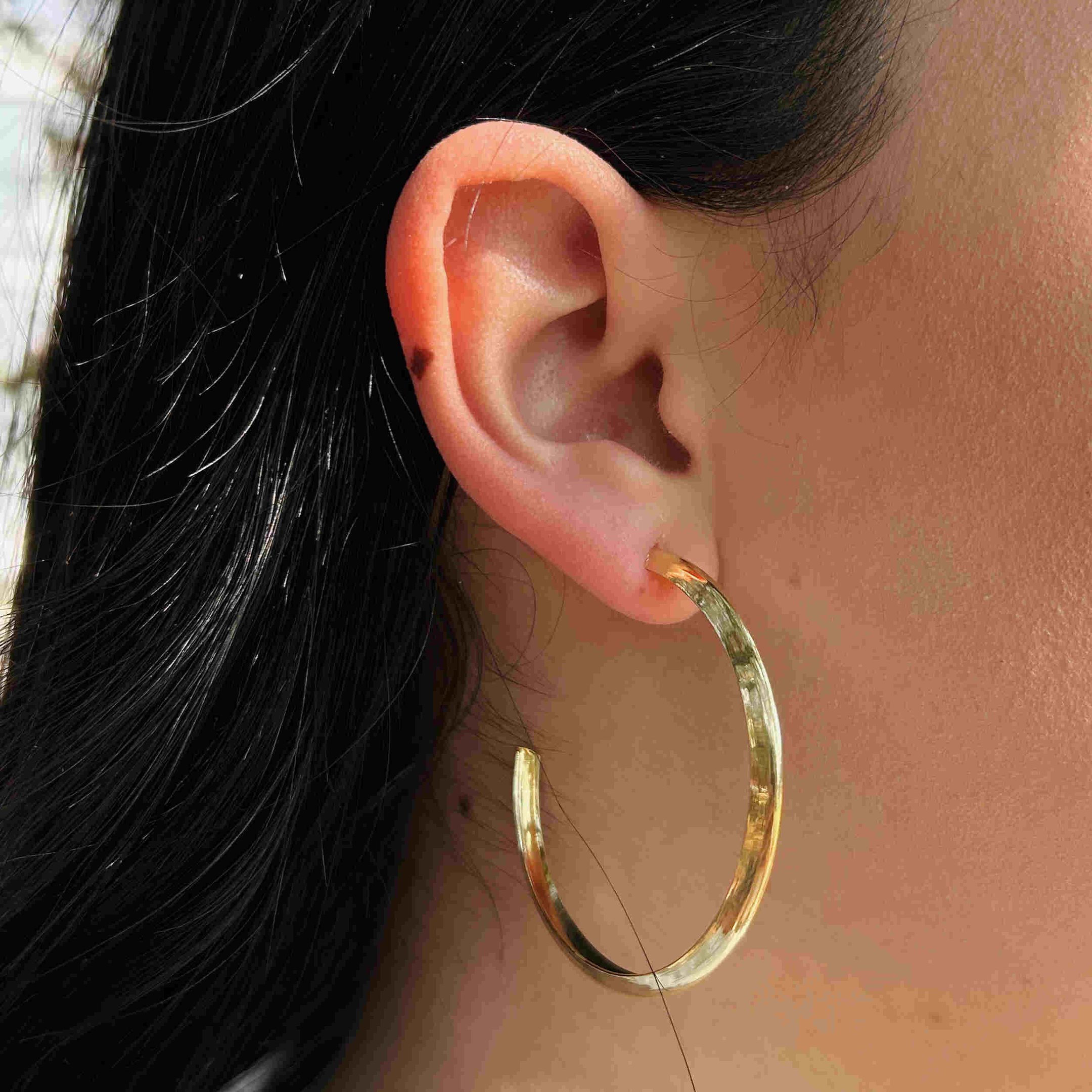 Argola Lisa Aberta Banhado a Ouro 18k