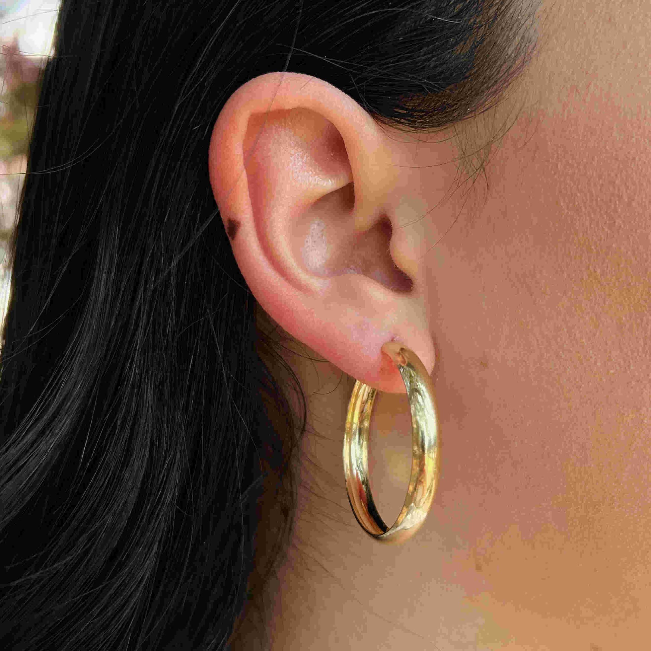 Argola Lisa Banhado a Ouro 18k