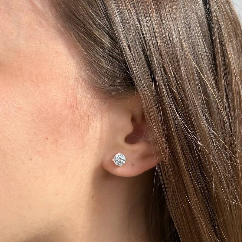 Brinco Ponto de Luz Moissanite 6mm Prata 925