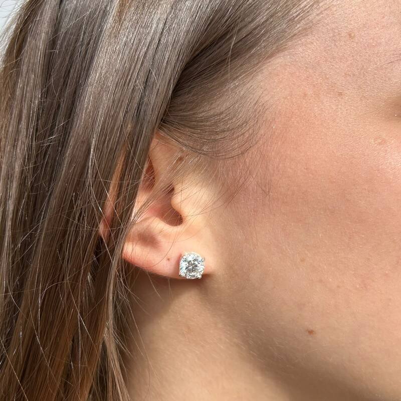 Brinco Ponto de Luz Moissanite 8mm Prata 925