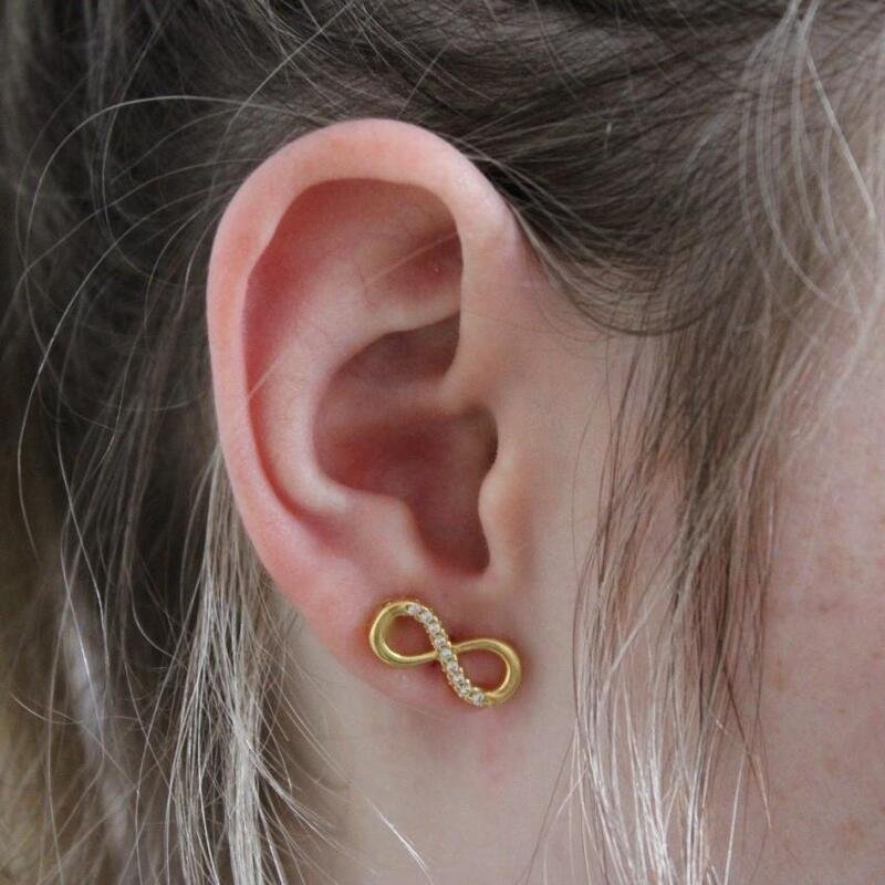 Brinco Infinito Banhado a Ouro 18k