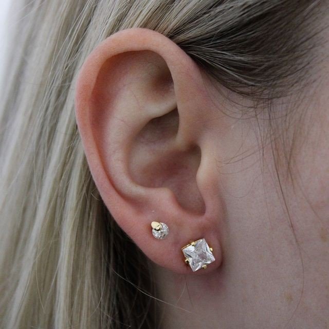 Brinco Zircônia Quadrada Banhado a Ouro 18k