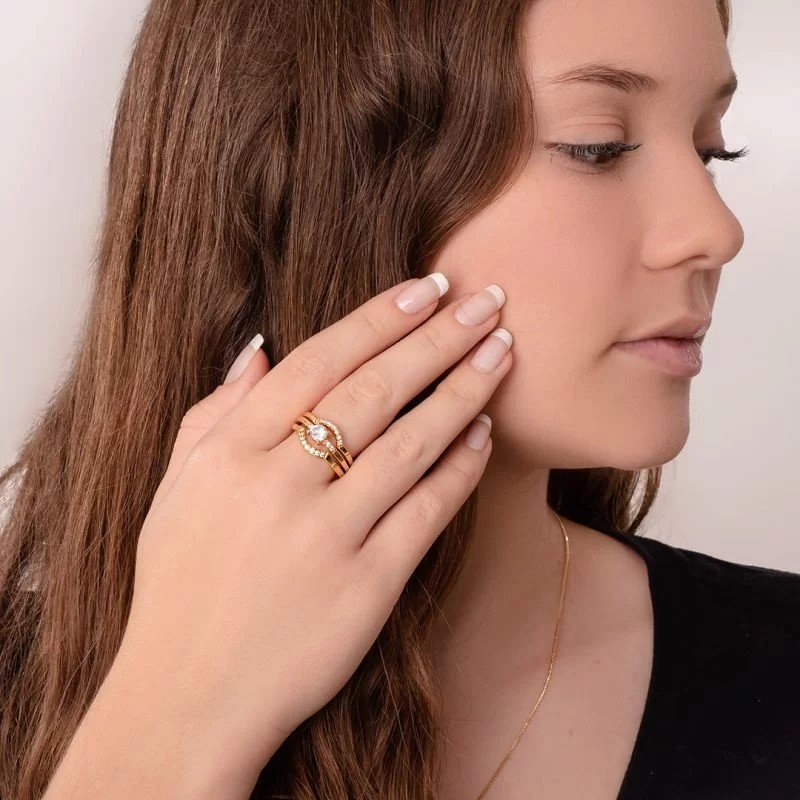Anel Trio Zircônia e Micro Zircônias Banhado a Ouro 18k