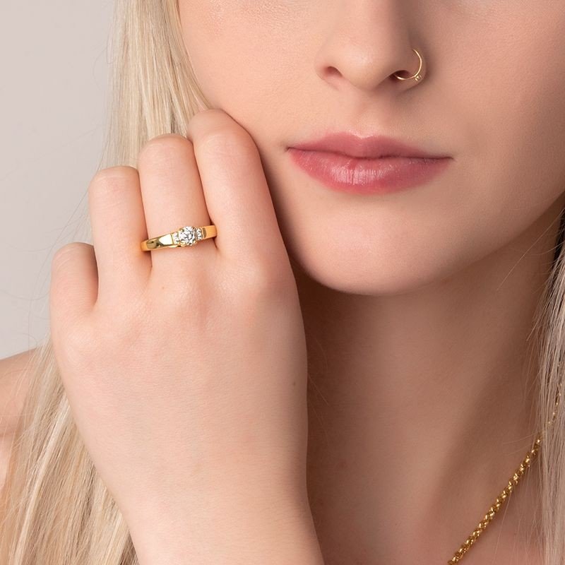 Anel Zircônia e Micro Zircônias Banhado a Ouro 18k