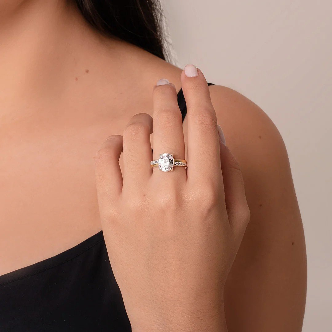 Anel Zircônia Oval com Filete de Ouro 10k Prata 925