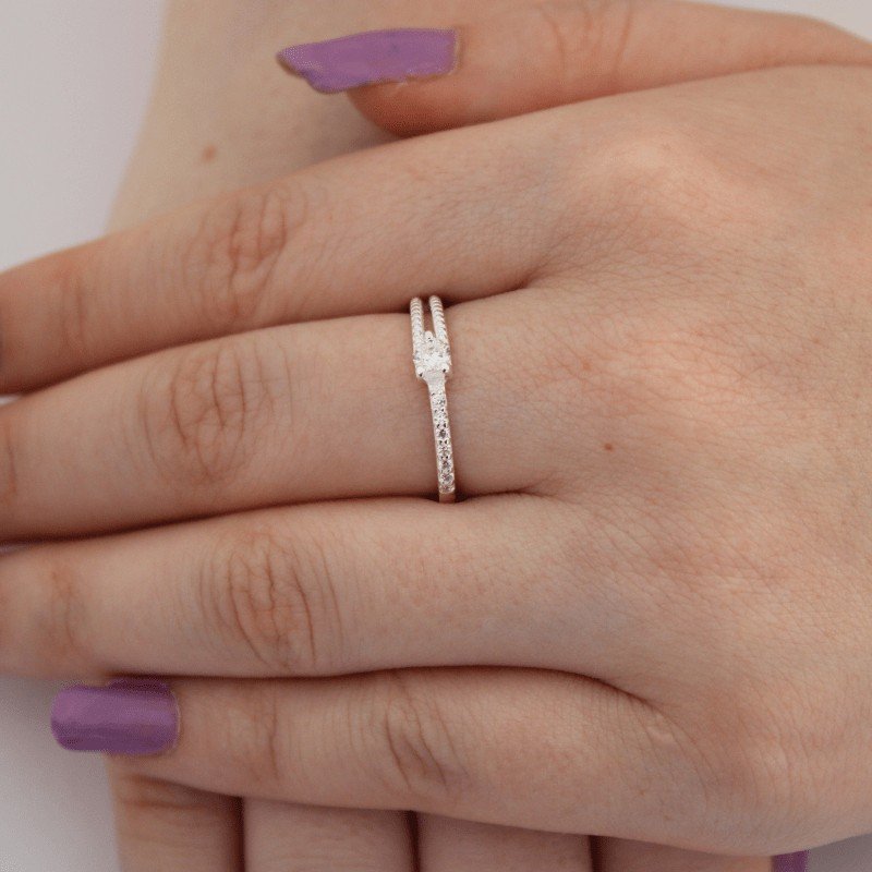 Anel Zircônia e Micro Zircônias Prata 925