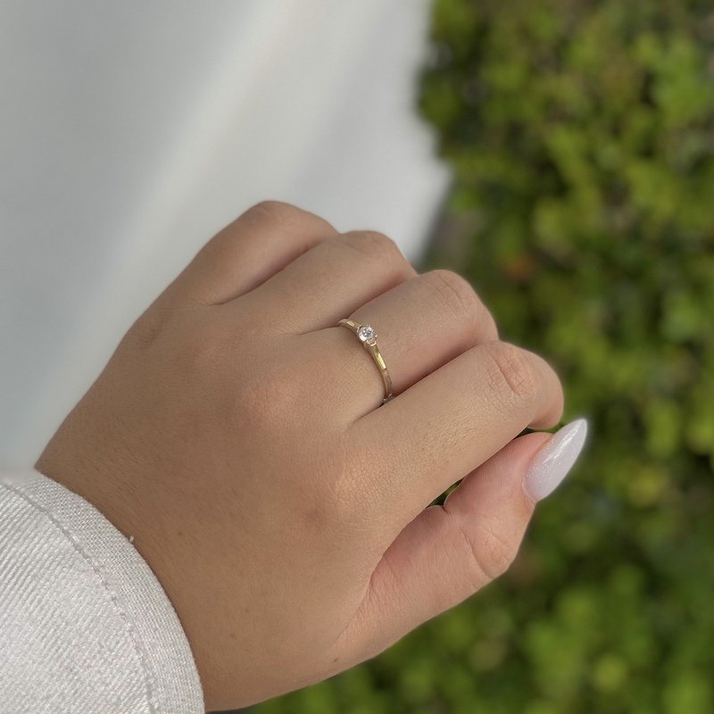 Anel Solitário Filete de Ouro e Prata 925