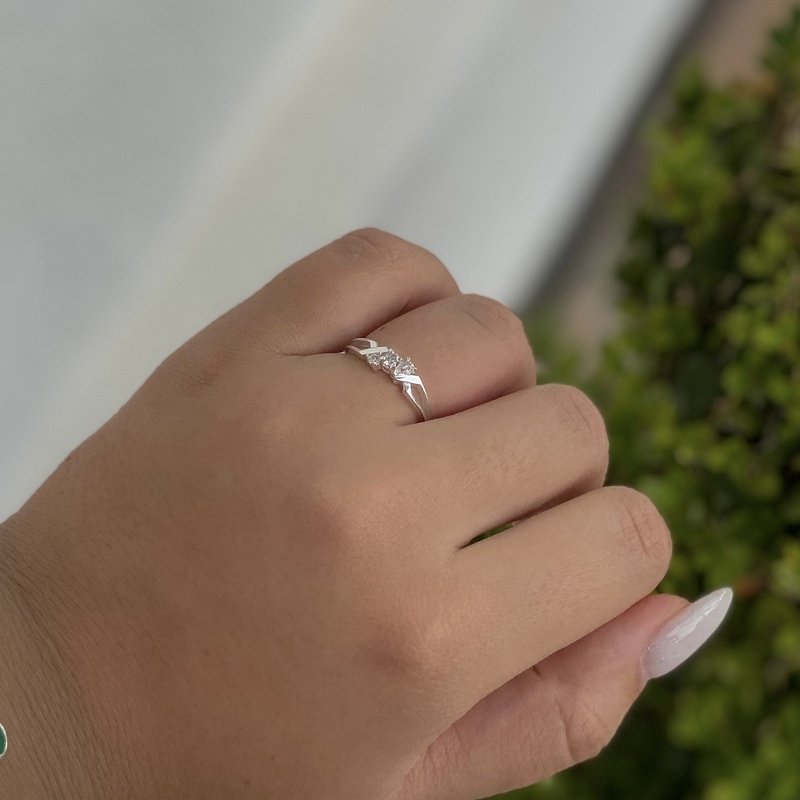 Anel Zircônias Prata 925