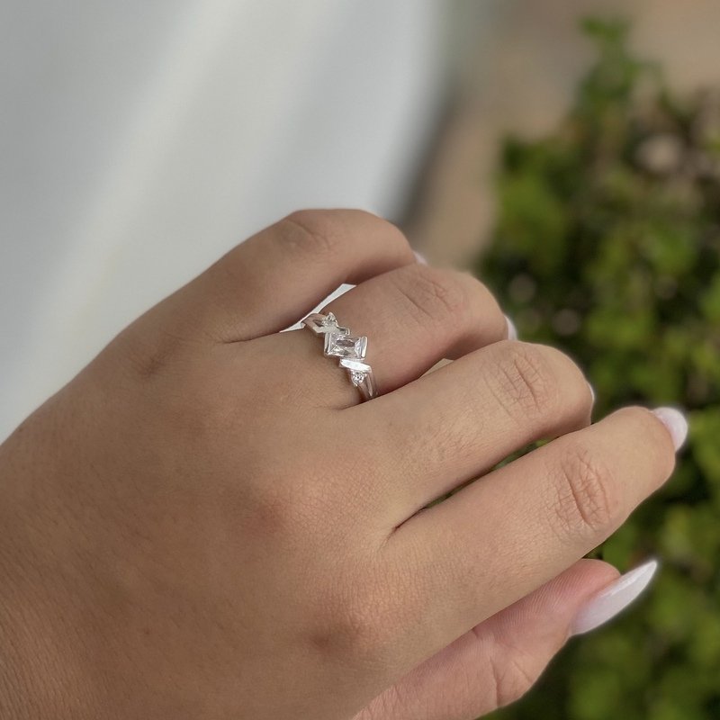 Anel Zircônia Retangular Prata 925