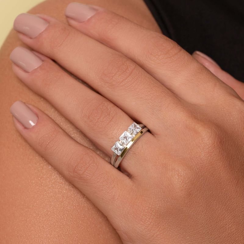 Anel Zircônia Quadrada Filete de Ouro e Prata 925