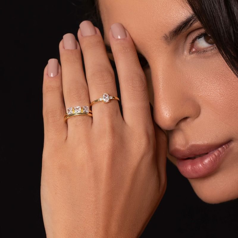 Anel Zircônias Quadradas Banhado a Ouro 18k