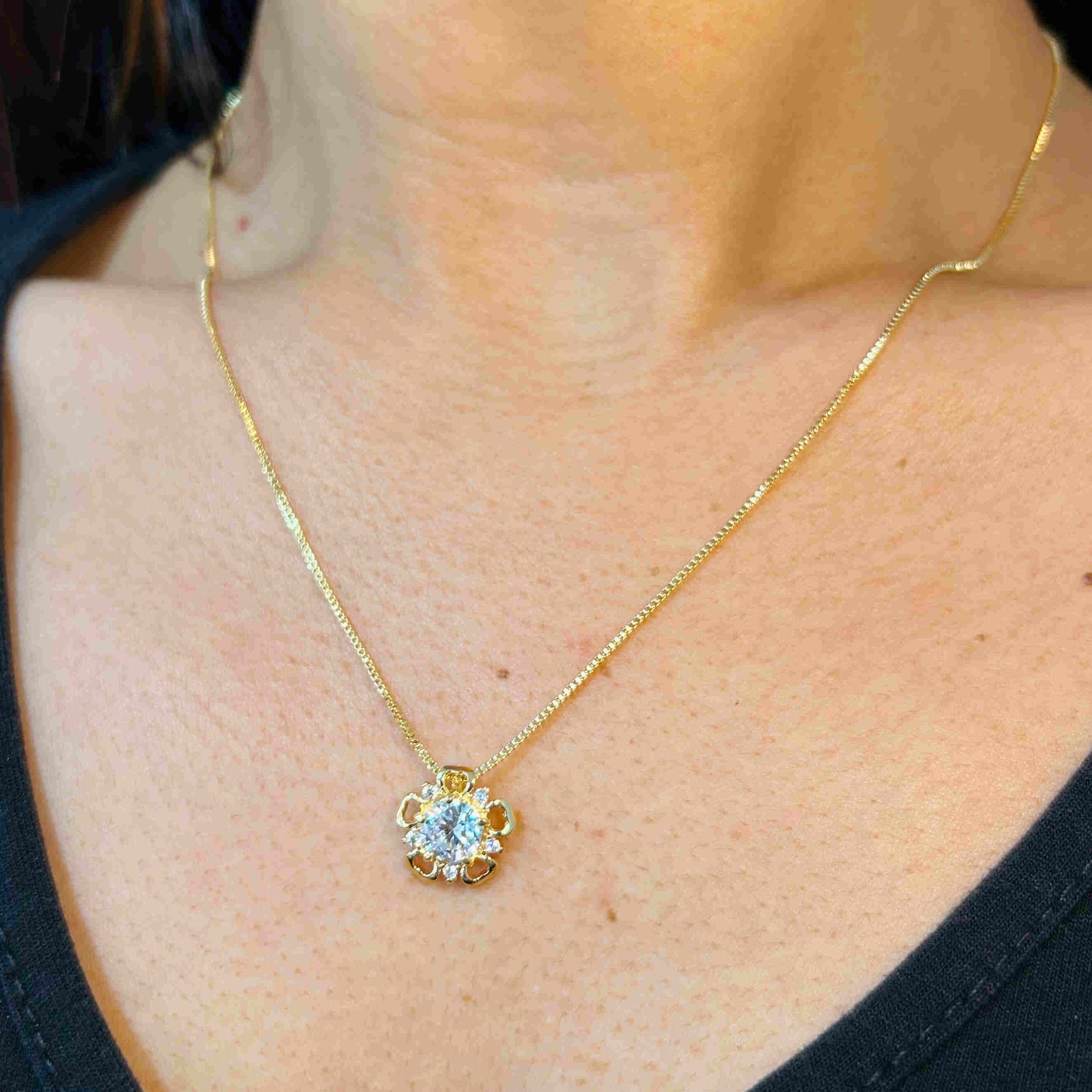 Conjunto Flor Banhado a Ouro 18k