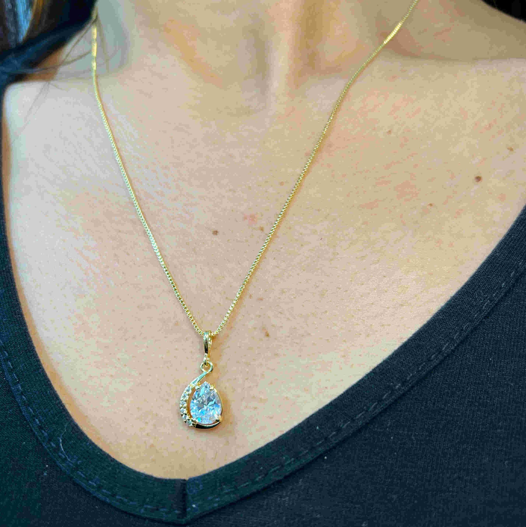 Gargantilha Zircônia e Micro Zircônias Banhado a Ouro 18k