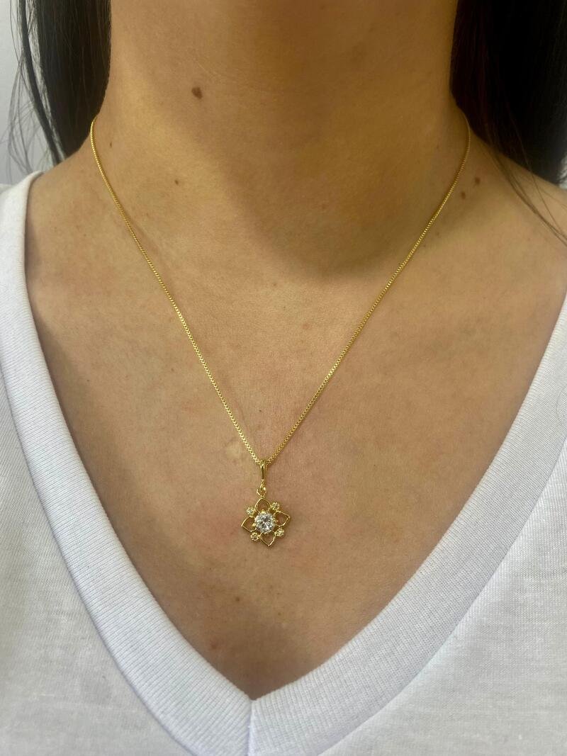 Gargantilha Flor Banhado a Ouro 18k